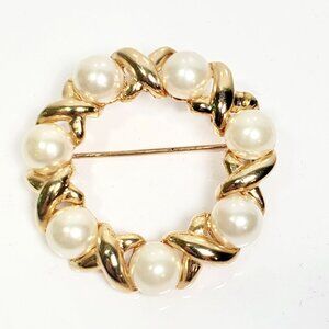 Vintage Gold-Tone Circle Brooch with Pearl Accent + New Travel Pouch